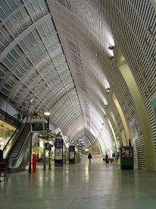 270px-Avignon_tgv_station.jpeg
